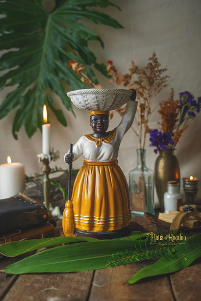 La Madama Statue